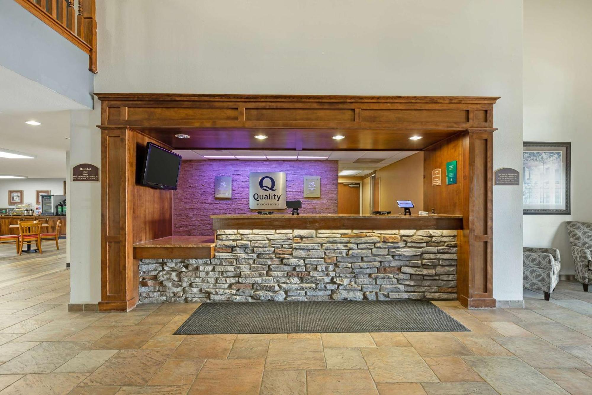 Quality Inn & Suites Fort Madison Near Hwy 61 Екстер'єр фото